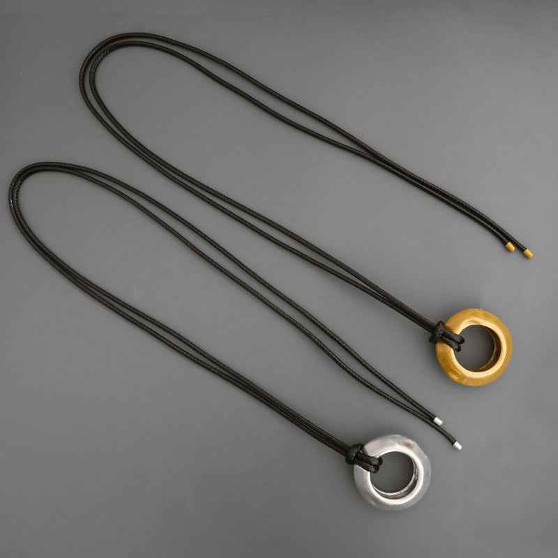 Vintage Circle Pendant Necklace - Crystalory