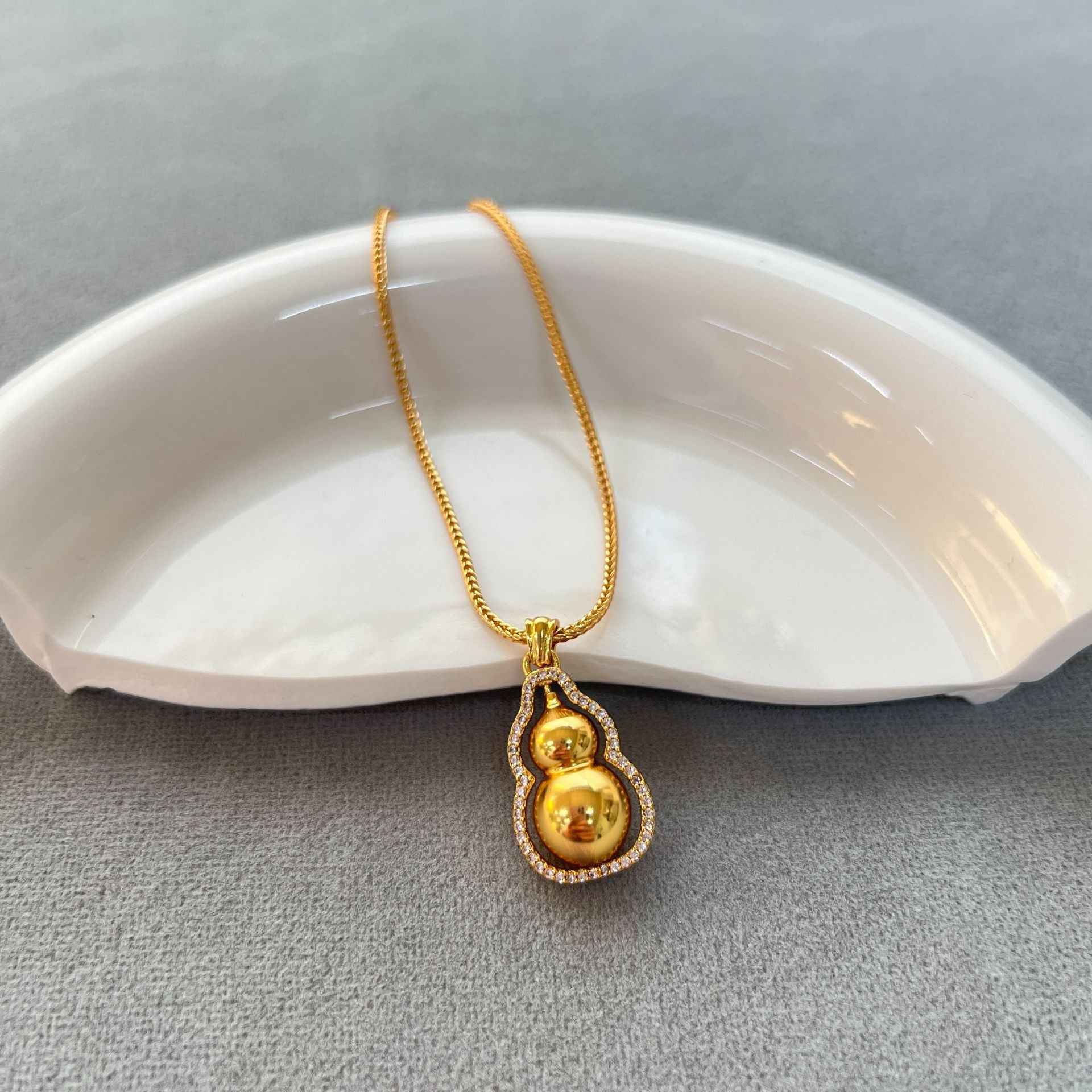 Gourd Pendant Necklace - Crystalory