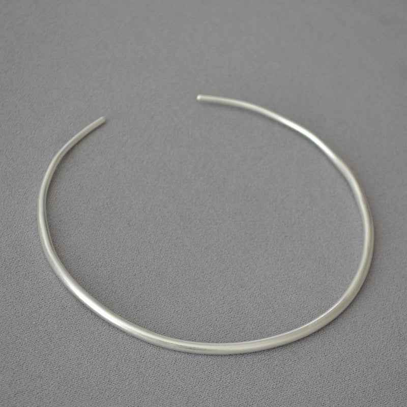 Minimalist Irregular Line Choker - Crystalory