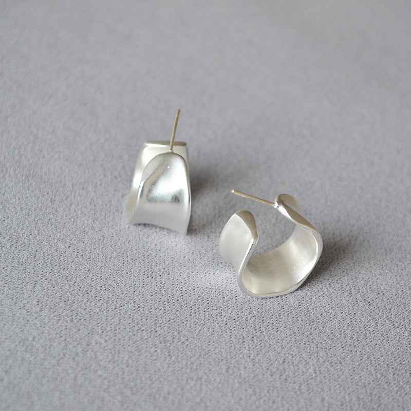 Japanese Retro C-Shaped Hoop Earrings - Crystalory