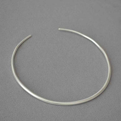 Minimalist Irregular Line Choker - Crystalory